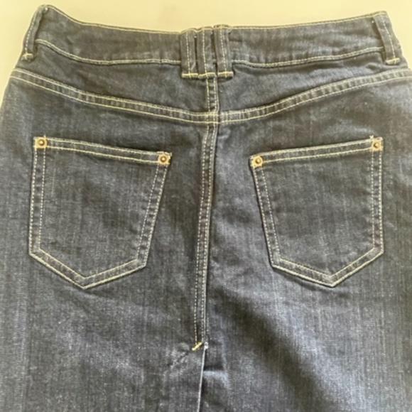 H&M | Navy Blue Denim Pencil Skirt with Gold Trim | Size 4, Classic & Chic - Picture 5 of 13